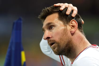 Lionel Messi tuvo dos oportunidades de gol para PSG ante Estrasburgo, pero el arquero Metz Sels le negó el grito y su equipo luego igualó