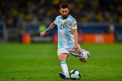 Lionel Messi es, para Cafú, el mejor del mundo de los últimos siete años; para el brasileño, la Argentina debe dejar a Messi ser la estrella que él es.