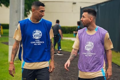 Lionel Messi y Ángel Di María son dos de los futbolistas con más títulos en toda la historia del fútbol