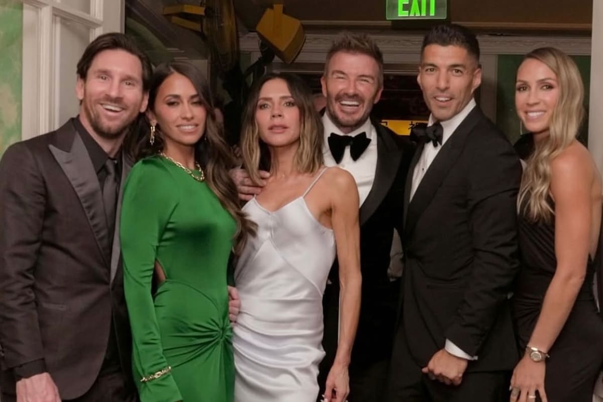 Lionel Messi y Antonela Roccuzzo junto a Victoria y David Beckham, y Luis Suárez y Sofía Balbi