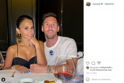 Lionel Messi y Antonela Roccuzzo posaron sonrientes en su salida romántica