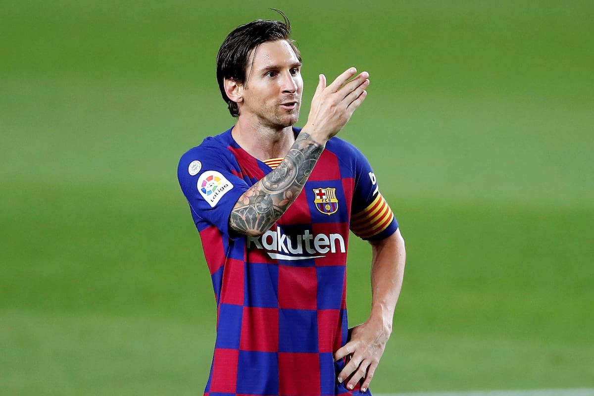Lionel Messi y el particular festejo de su gol oficial N° 699.