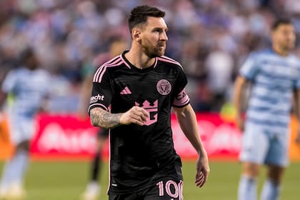 Lionel Messi y la mirada de inquisidora: el argentino se toma cada partido como una final del mundo y su equipo lo necesita