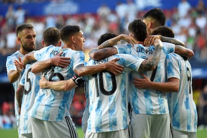 Lionel Messi y los jugadores argentinos que se desempeñan en Europa, en un inicio de temporada inusual con la mira puesta en el Mundial de Qatar