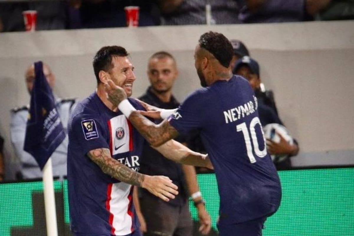 Lionel Messi y Neymar compartirían la delantera titulas, ya que Mbappé fue preservado por algunas molestias físicas
