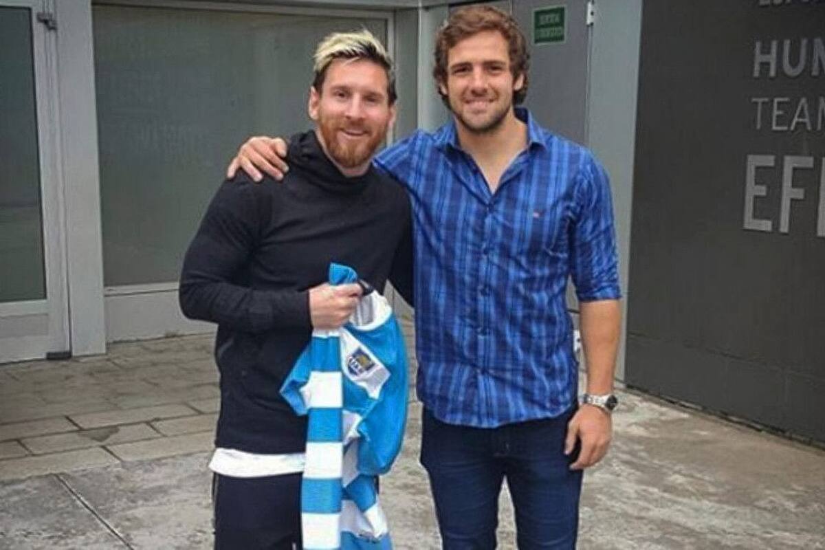 Lionel Messi y Nicolás Sánchez: el encuentro en el que el 10 de los Pumas le regaló una camiseta del seleccionado al 10 de la Argentina de fútbol... y ahora 30 de Paris Saint-Germain.