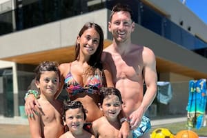 Lionel Messi y su familia en su nueva casa de Rosario