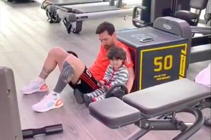 Lionel Messi y su hijo Ciro: padre e hijo en el gimnasio y en cuarentena