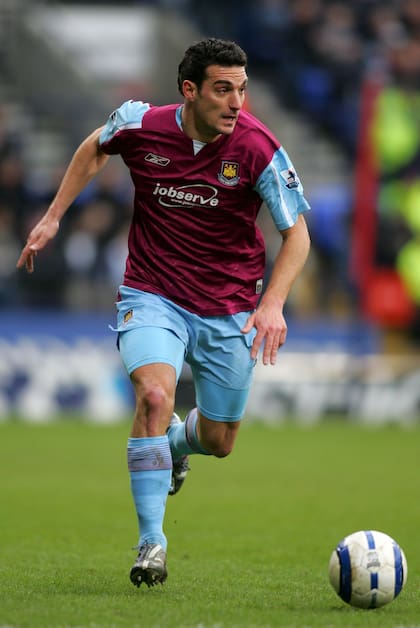 Lionel Scaloni, con la camiseta de West Ham, de Inglaterra