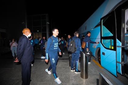 Lionel Scaloni, en la llegada durante la noche de Abu Dhabi