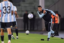 Lionel Scaloni tiene el desafío de competir mientras ensaya el recambio en una selección argentina ya sin Messi