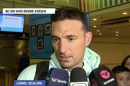 Lionel Scaloni habló desde Ezeiza antes de embarcarse rumbo a Europa