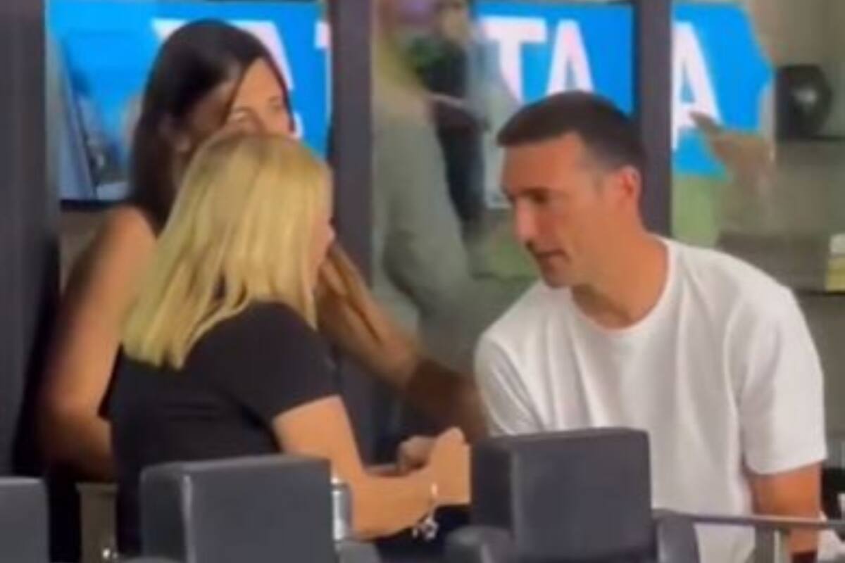 Lionel Scaloni mantuvo una breve charla con Celia, la mamá de Lionel Messi