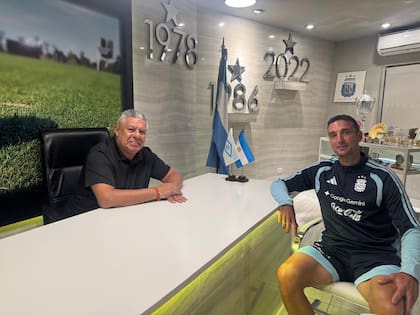 Lionel Scaloni negocia con Claudio Tapia su continuidad en la selección argentina
