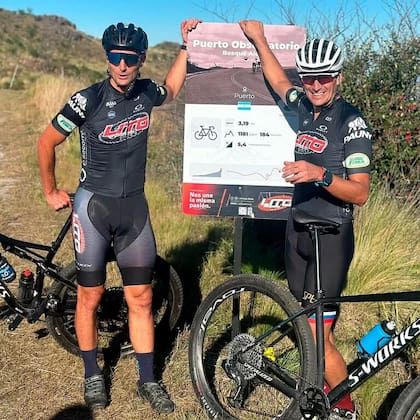 Lionel Scaloni salió a andar en bici en las rutas cordobesas. Foto (@DeportesAlTacok)