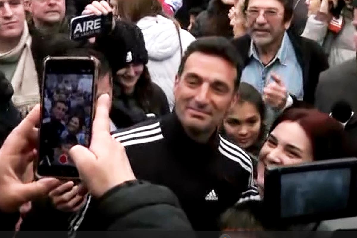 Lionel Scaloni se emocionó en su regreso a Pujato