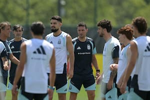 Scaloni medita la rotación ante Jordania, en un plantel en el que todos quieren jugar