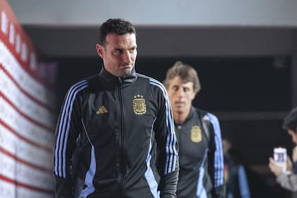 Lionel Scaloni tuvo un paso tranquilo por el estadio Nacional de Santiago: dispuso que fueran titulares varios futbolistas que tienen pocos minutos en el equipo y la selección argentina respondió con un de a ratos lucido 1-0 a Chile.