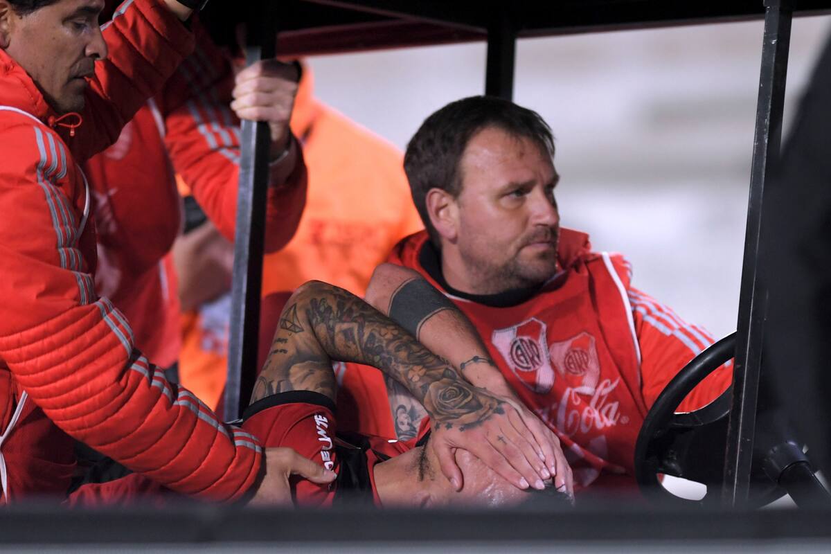 Lionel Vangioni se realizará hoy estudios para determinar la gravedad de su lesión