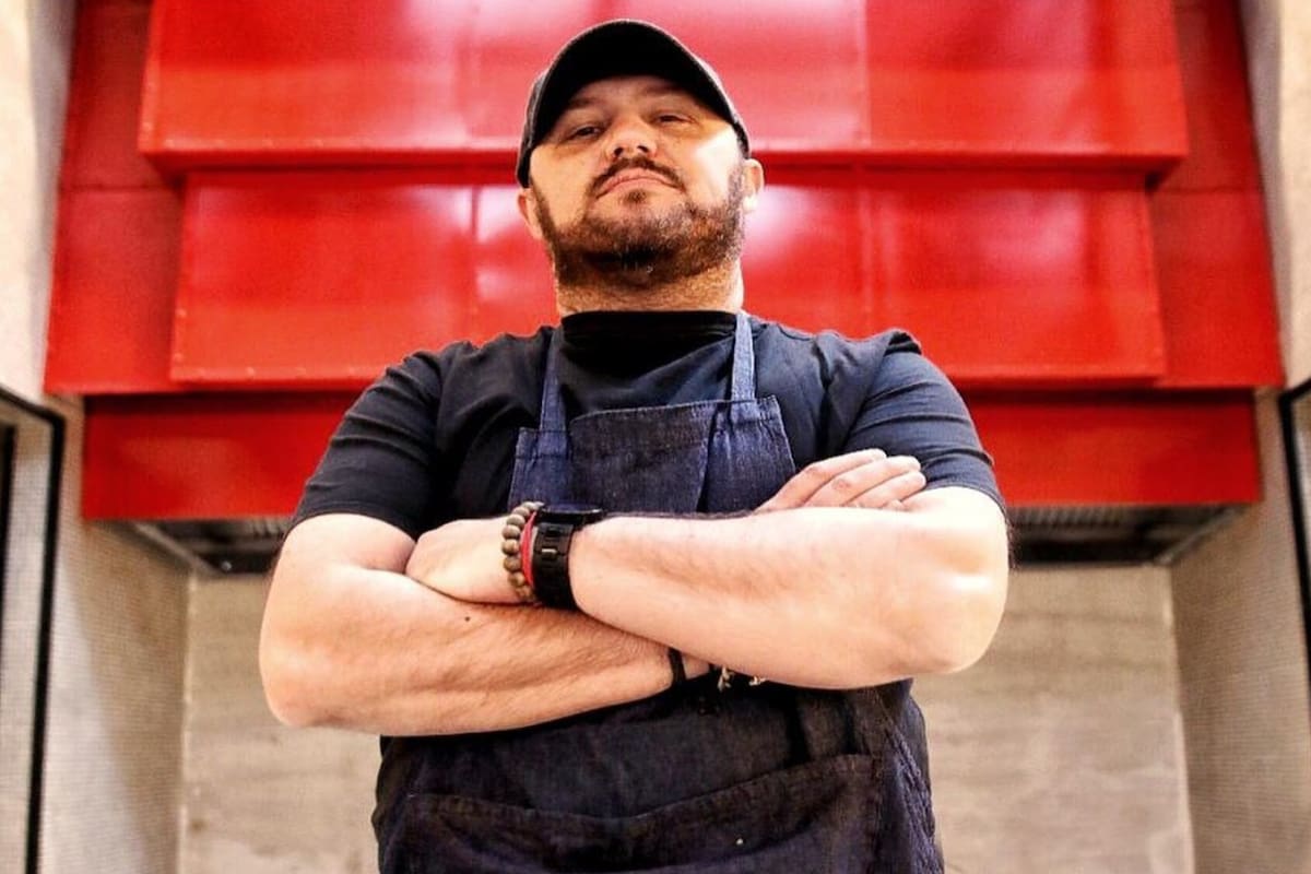 Liporace trabaja en la conformación de un segundo equipo de cocina, que trabajará durante la noche, para sostener la unidad de delivery junto con la atención en el salón