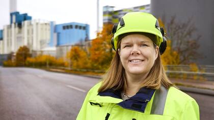 Lisa Granström supervisa la conversión de las cavernas en un enorme termo que servirá para surtir de calefacción a una pequeña ciudad.