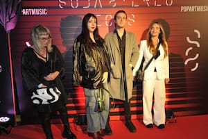 Lisa y Benito Cerati, los hijos de Gustavo Cerati, y Laura Cerati, hermana del músico, presentes en el nuevo espectáculo de Soda Stereo
