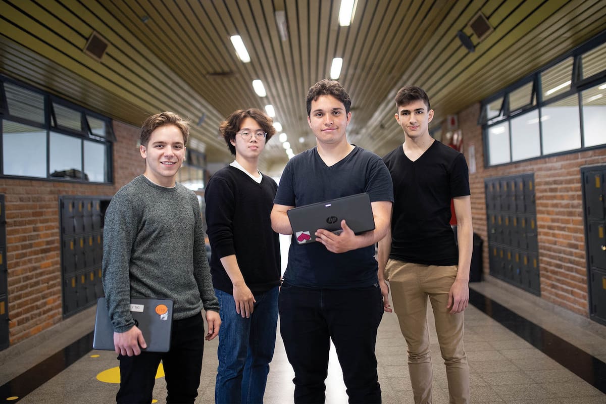 Lisandro Elías Acuña, Fausto Fang, Ulises López Pacholczak y Gonzalo Díaz de Vivar, de ORT sede Belgrano.