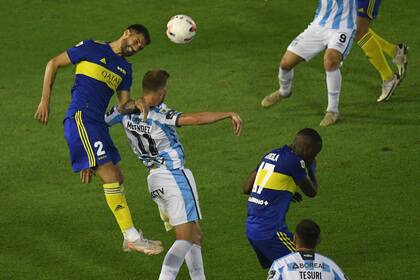Lisandro López, arriba y Advíncula, abajo: de ayer a hoy, dos intérpretes que Boca precisa entre titulares y suplentes