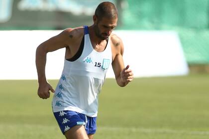 Lisandro López en el entrenamiento de Racing