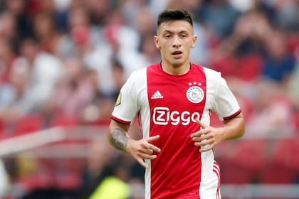 Lisandro Martínez, titular indiscutido en la defensa de Ajax; también puede actuar en la mitad de la cancha