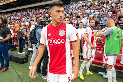Lisandro Martínez consiguió afianzarse como titular en Ajax