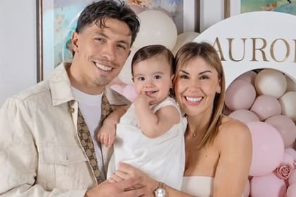 Lisandro Martínez, Muriel López Benítez y la pequeña Aurora