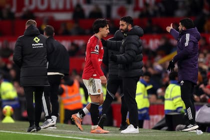 Lisandro Martínez tuvo una “intensa” discusión con Rúben Amorim y eso contribuyó como uno de los motivos de la inesperada salida del entrenador portugués de Manchester United.