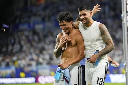 Lisandro Martínez y Cristian 'Cuti' Romero, dos de los puntos más altos de la Argentina en el triunfo ante Cabo Verde