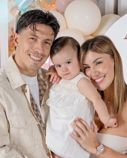 Lisandro Martínez y Muri López Benítez se conocieron en Gualeguay, Entre Ríos, y son padres de Aurora