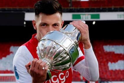 Lisandro Martnez, campeón en Ajax la última temporada, será jugador de Manchester United
