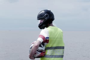 Lisandro Rodríguez propone recorrer un dibujo en moto