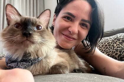 Lísia Daniella Lustoza Ferro sufrió un ataque isquémico transitorio (AIT), luego, dos accidentes cerebrovasculares isquémicos (ACV)