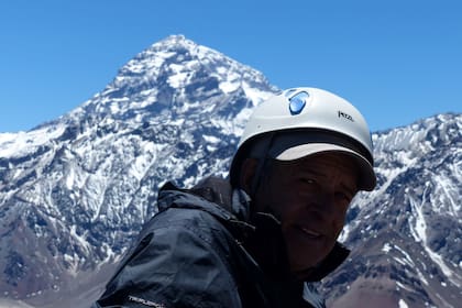 Lito Sánchez tiene el récord de ascensos al Aconcagua: llegó a la cima 74 veces y también subió a cerros del Himalaya de más de 8000 metros
