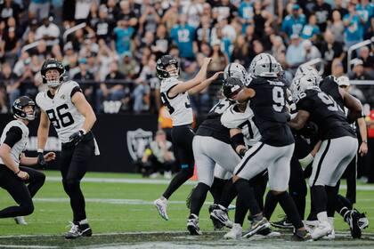 Little de Jaguars logra gol de campo de 68 yardas y rompe récord de NFL