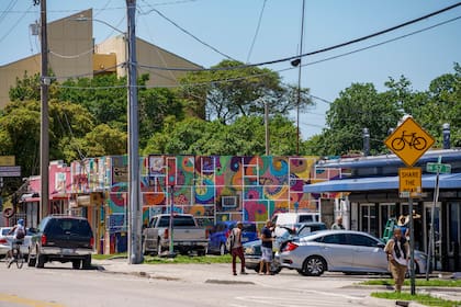 LIttle Haiti es un barrio vibrante y culturalmente rico, pero con una reputación de ser inseguro debido a problemas relacionados con la criminalidad