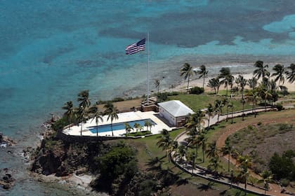 Otra de las piletas de la propiedad de Epstein.