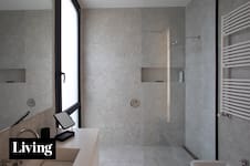 Duchas al ras del piso: ideas para un baño más cómodo, luminoso y fácil de limpiar