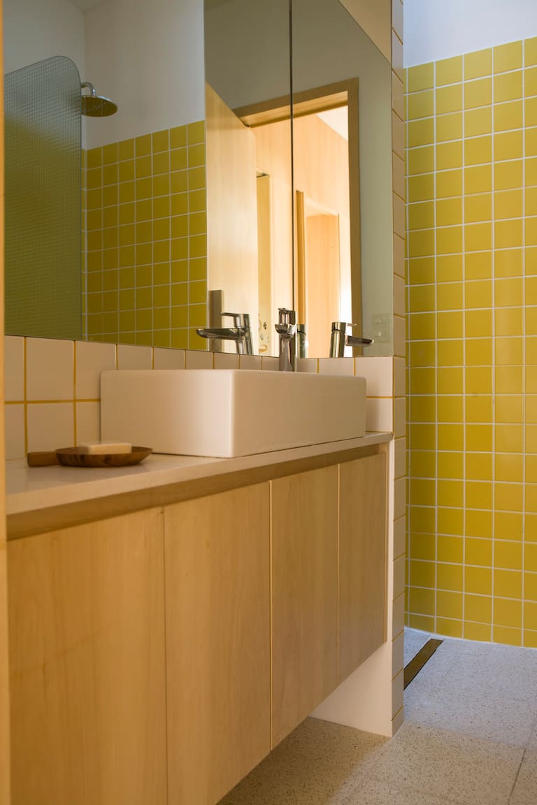 LIVING baño amarillo