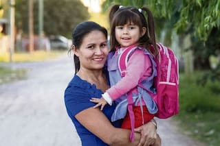 Radiografía de la AUH: la mayoría de los titulares son mujeres y tienen un hijo