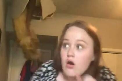 Liz San Millan practicaba una canción para una audición en una escuela de comedia musical cuando de pronto su madre apareció a través del cielorraso