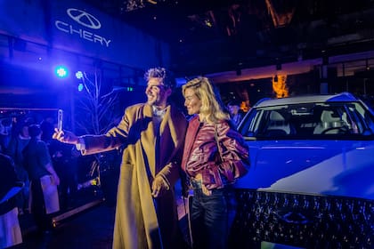 Lizardo Ponce asistió acompañado por Eugenia De Martino, flamante esposa de Diego Schwartzman.