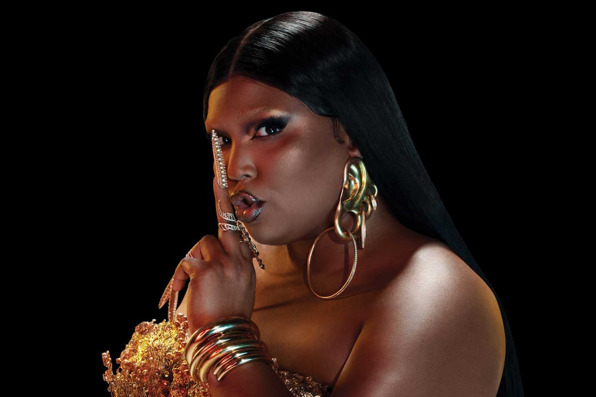Lizzo lanzó el mes pasado su nueva canción, "Rumors", con Cardi B