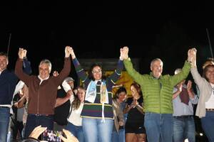 Llaryora y Schiaretti en los festejos con Gina Grazziano en Reducción.