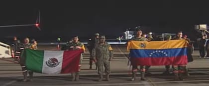 Llega a Venezuela una comitiva de rescatistas de México
